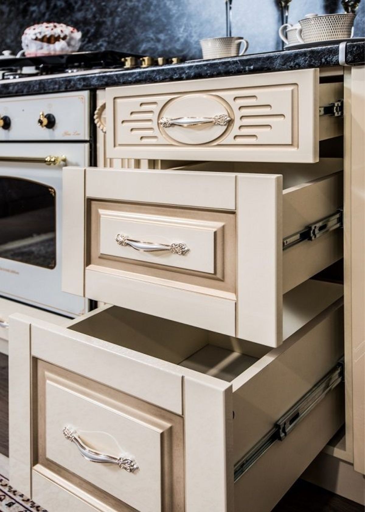 Кухонный гарнитур Верона 3.3 (крем) композиция №1 | фото 5